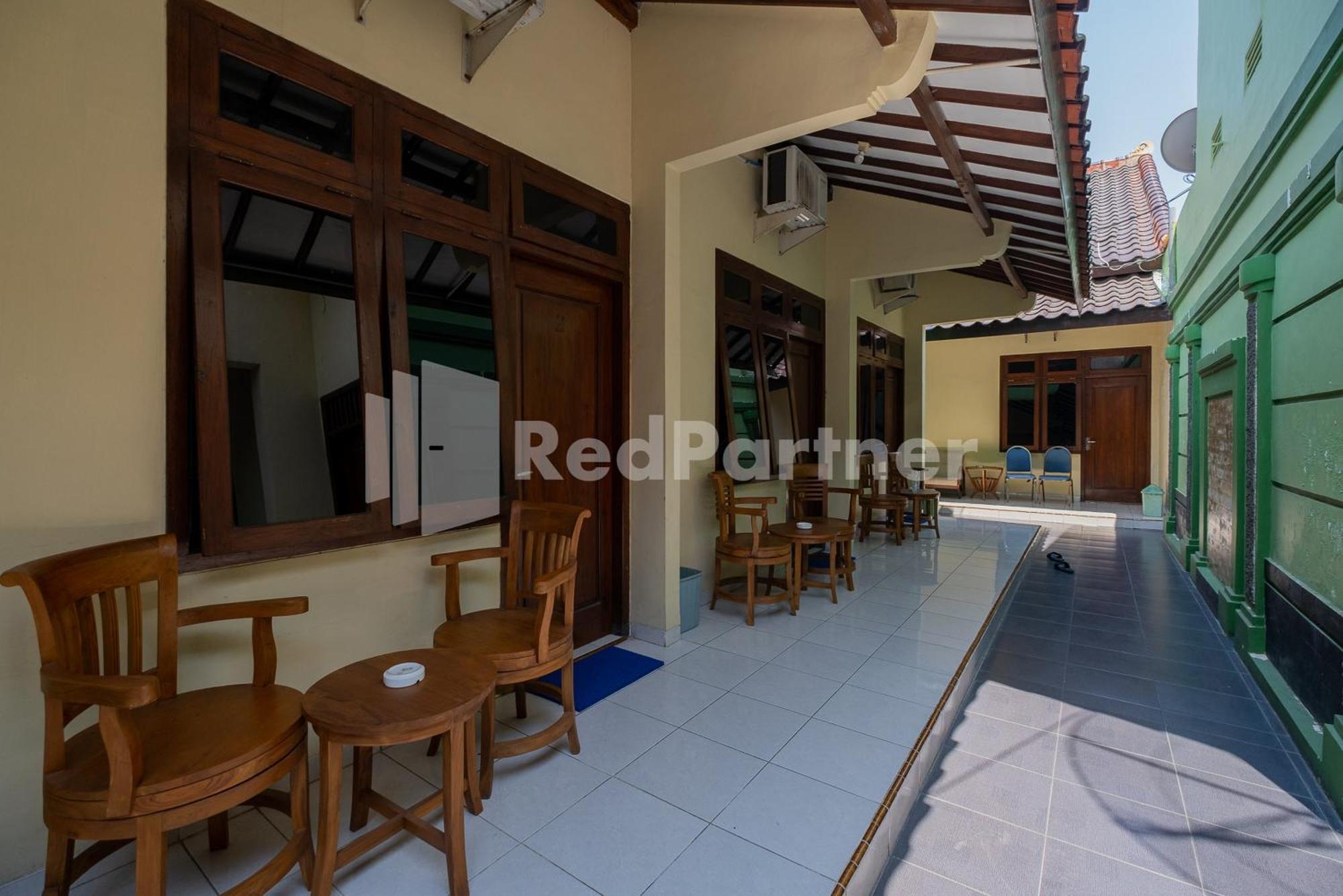 Hotel Wisata Ziarah Sunan Bonang Syariah Mitra Reddoorz Tuban  Exterior foto