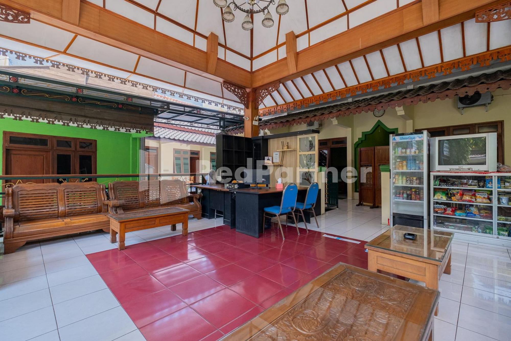 Hotel Wisata Ziarah Sunan Bonang Syariah Mitra Reddoorz Tuban  Exterior foto