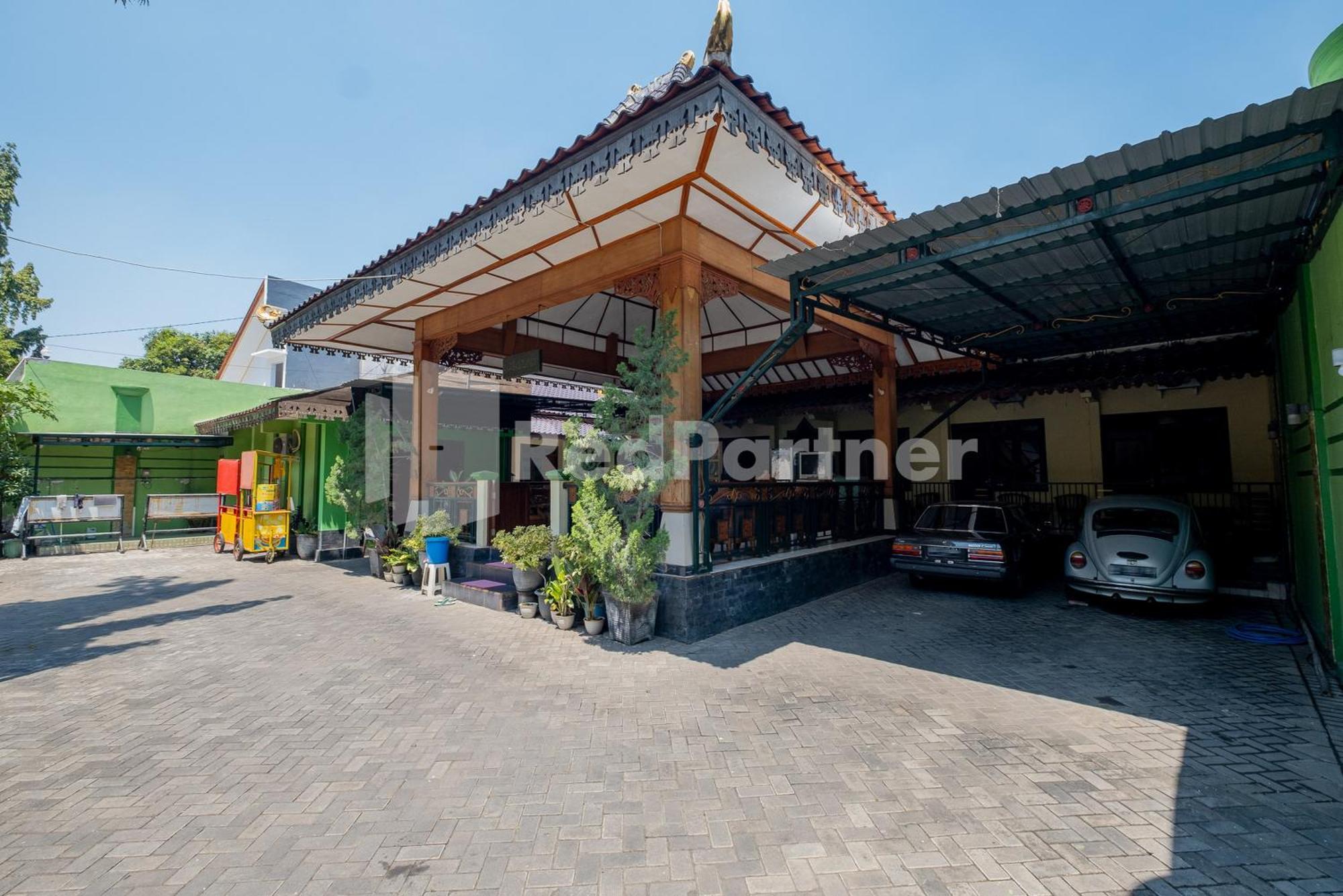 Hotel Wisata Ziarah Sunan Bonang Syariah Mitra Reddoorz Tuban  Exterior foto